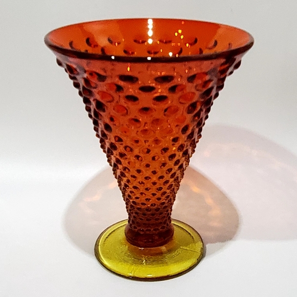 Vntg Fenton 7 5/8" Buttercup Amberina Hobnail Glass Vase - Picture 10 of 15